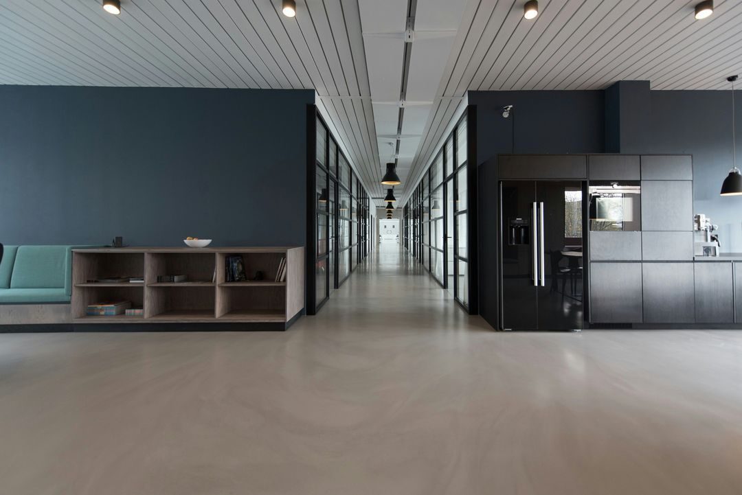 Commercial corridor and common area maintained by Collegiate Clean in Hillsborough County, Florida
